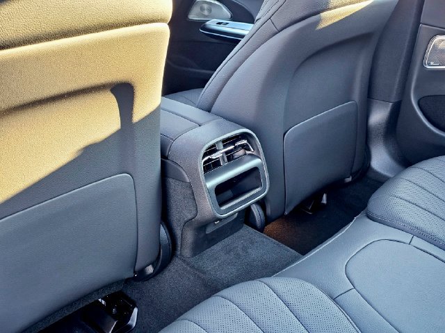 New 2026 Mercedes-Benz E 450 4MATIC Sedan image 22