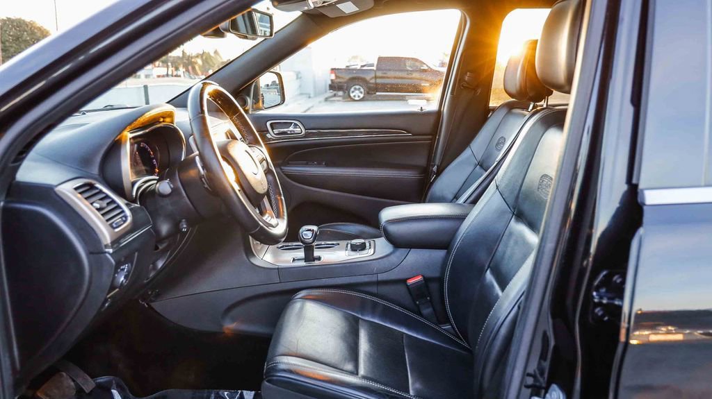 Used 2015 Jeep Grand Cherokee Overland image 22