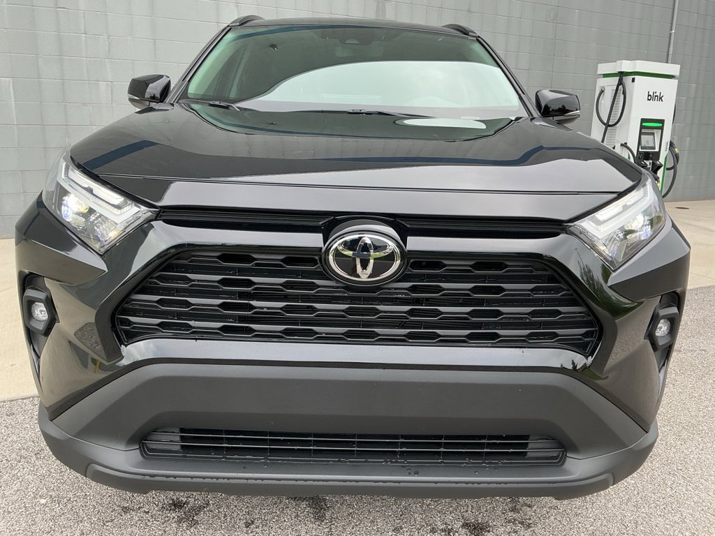 Used 2025 Toyota RAV4 XLE Premium w/ Weather Package AWD/4WD image 16