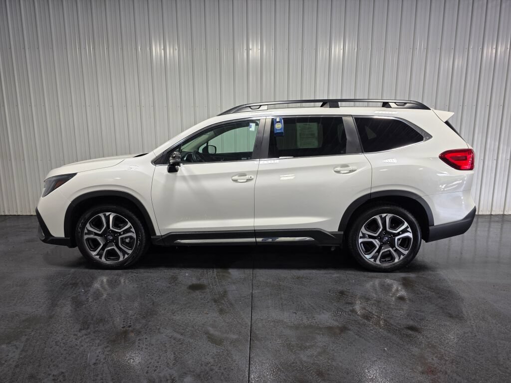 Used 2023 Subaru Ascent Limited AWD/4WD image 4