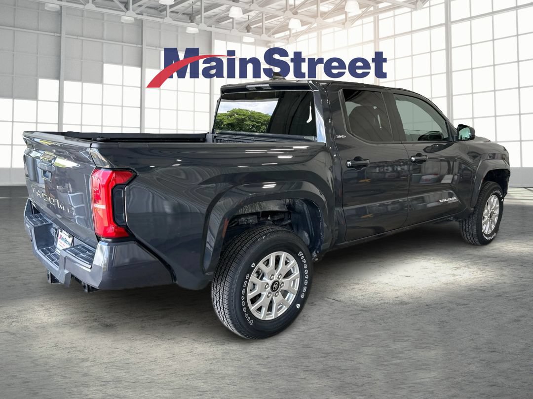 Used 2024 Toyota Tacoma SR5 AWD/4WD image 5