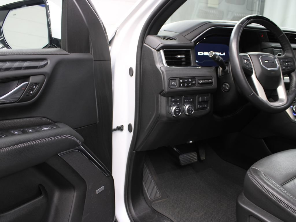 Used 2024 GMC Yukon XL Denali w/ Denali Reserve Package AWD/4WD image 64