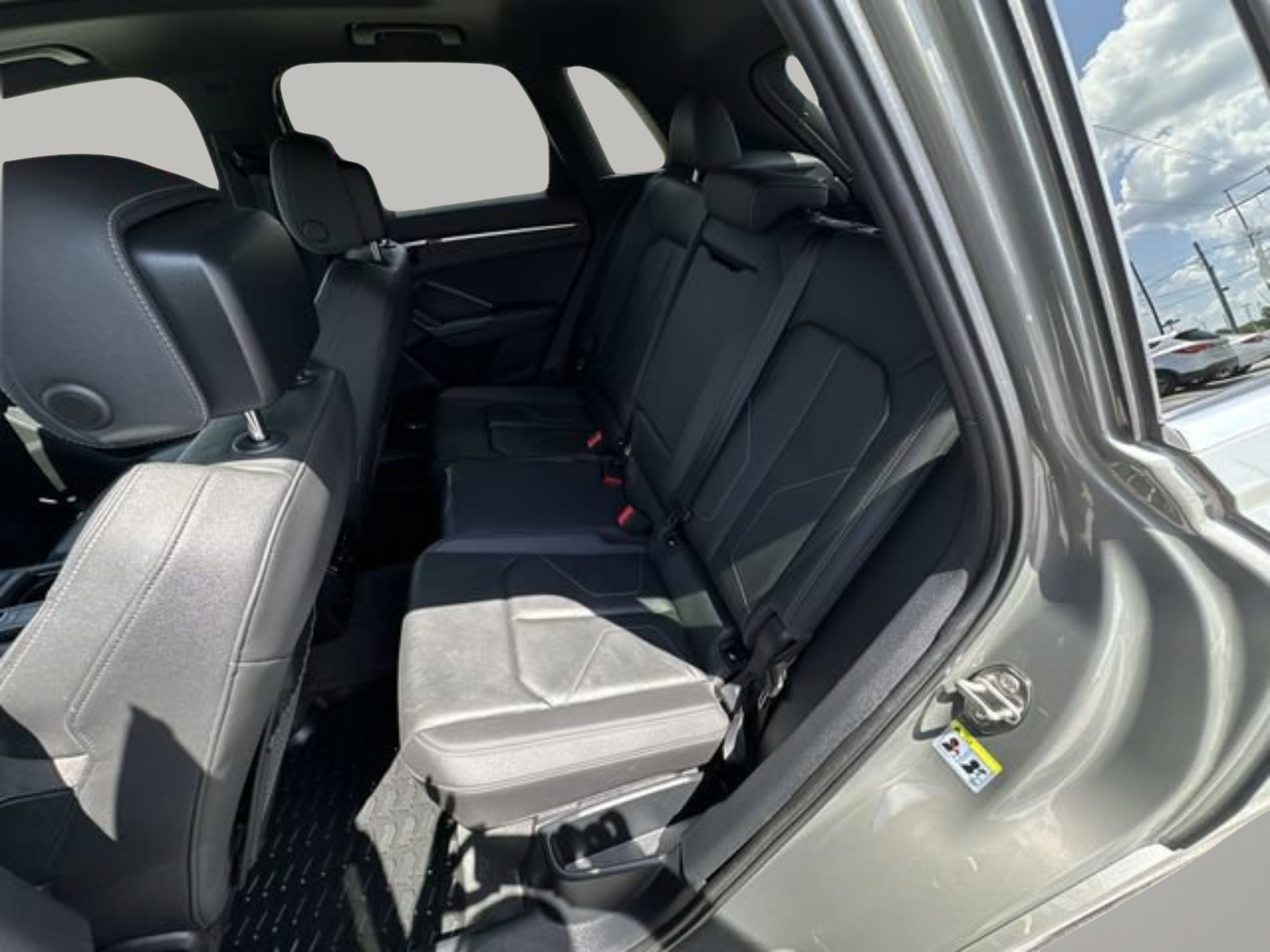 Used 2019 Audi Q3 2.0T Prestige AWD/4WD image 24