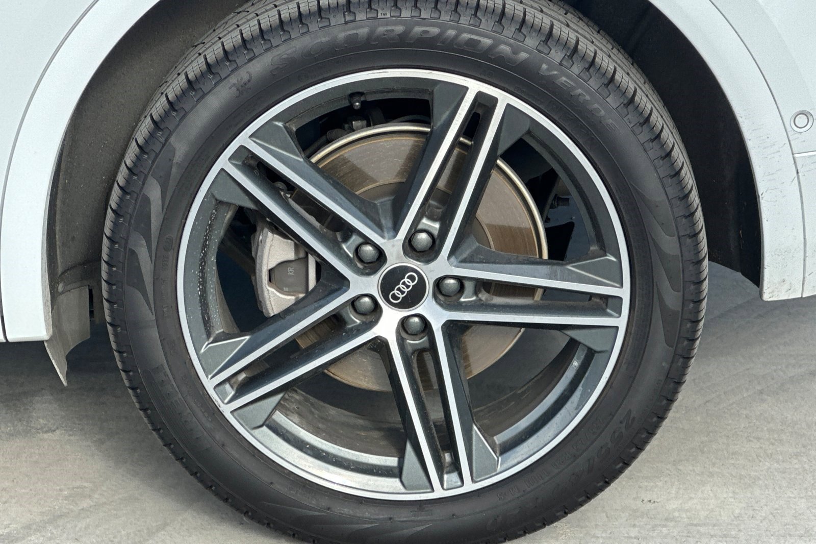 Used 2022 Audi Q5 e Prestige w/ Prestige Package image 36