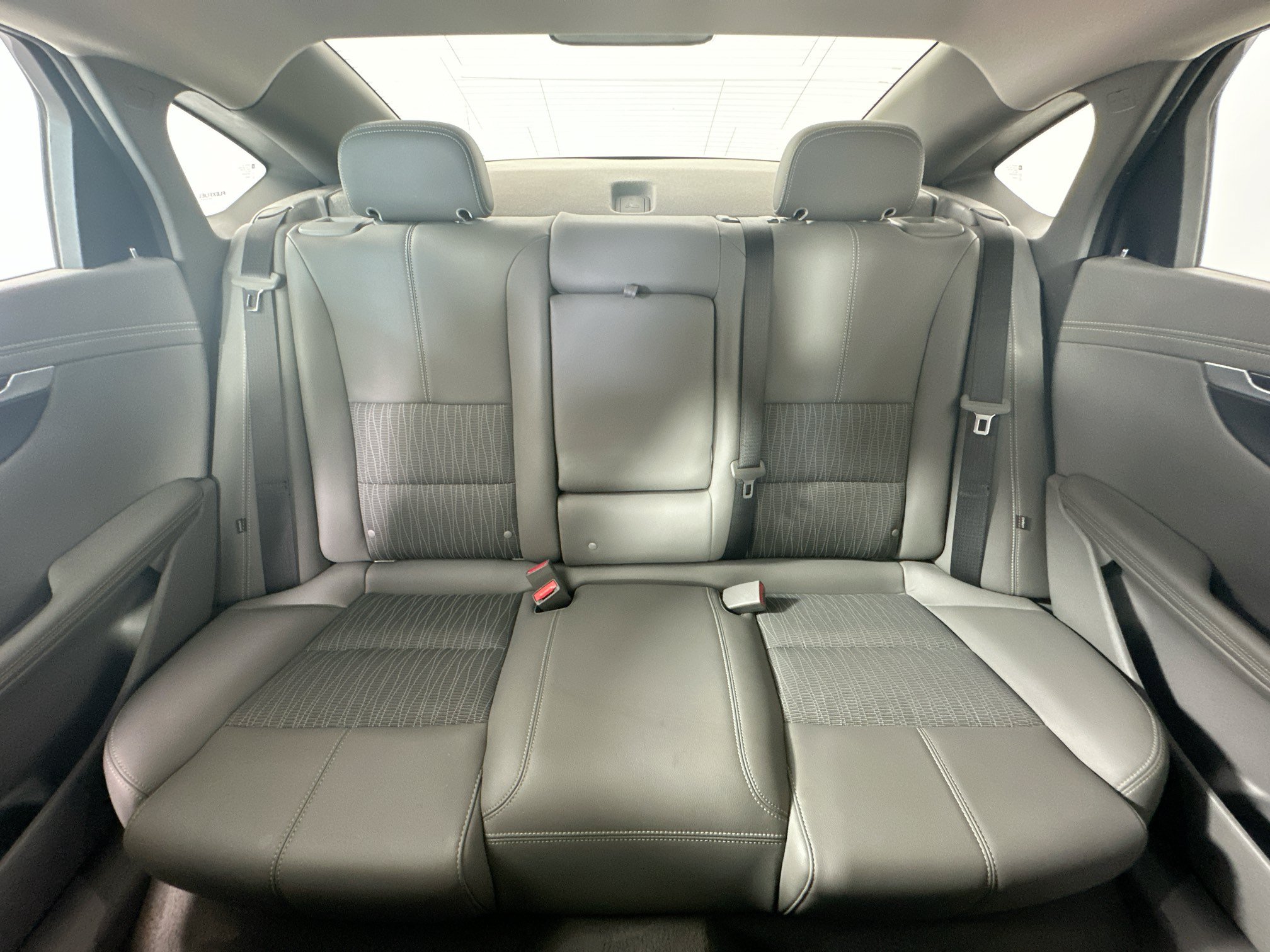 Used 2018 Chevrolet Impala LT FWD image 30