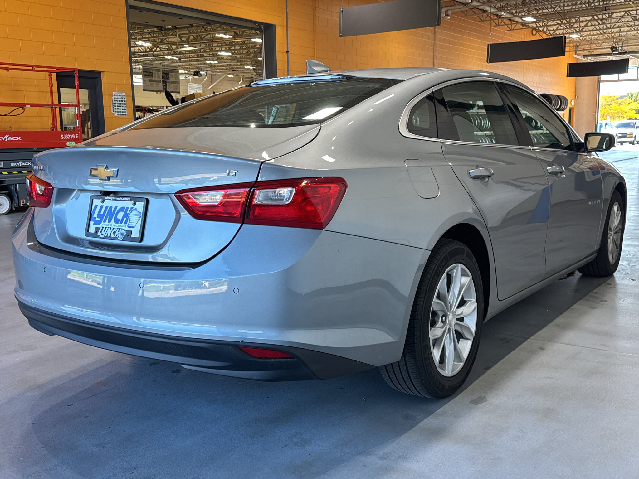 Used 2024 Chevrolet Malibu LT FWD image 5