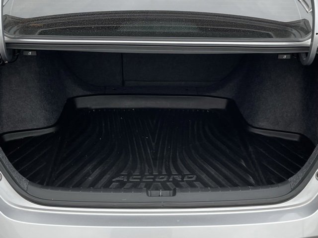 Used 2020 Honda Accord Touring image 6