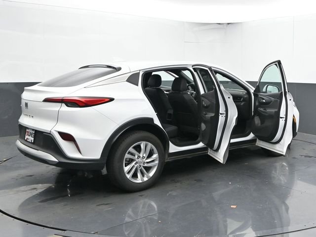 Used 2025 Buick Envista Preferred image 56
