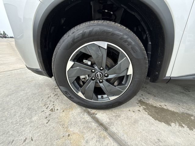 Used 2024 Nissan Rogue SV AWD/4WD image 10