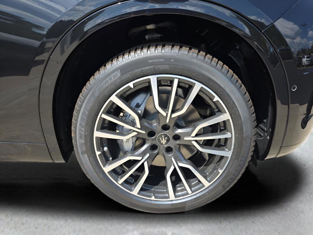 New 2025 Maserati Grecale GT image 13
