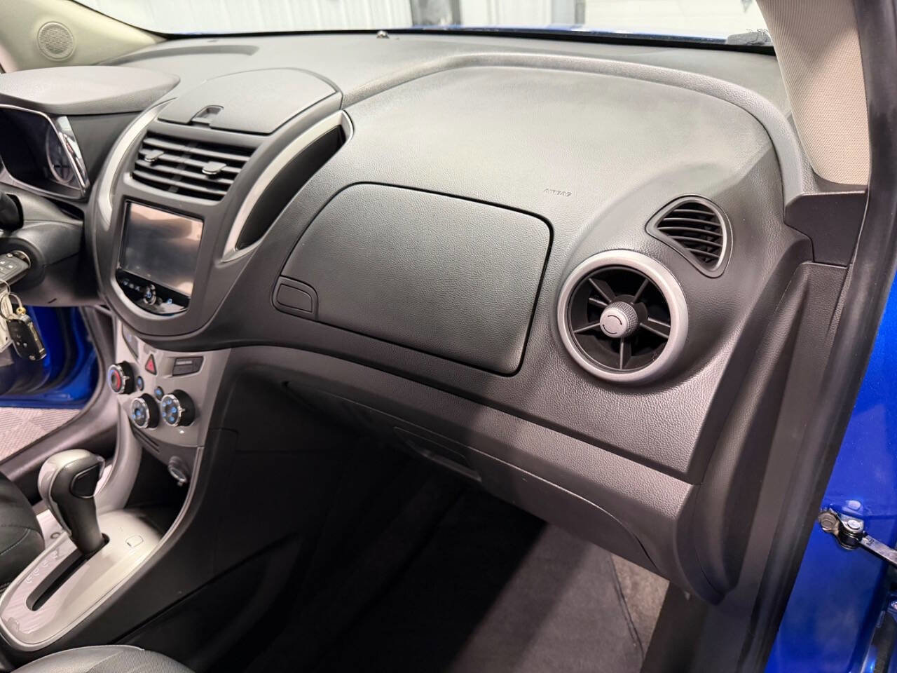 Used 2016 Chevrolet Trax LT w/ LT Convenience Package image 17