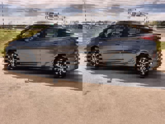 Used 2020 Toyota Prius Prime Limited image 4