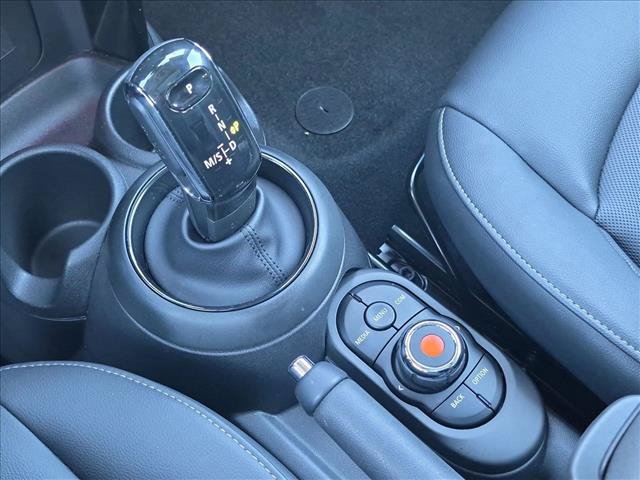 Used 2021 MINI Cooper 2-Door Hardtop FWD image 12