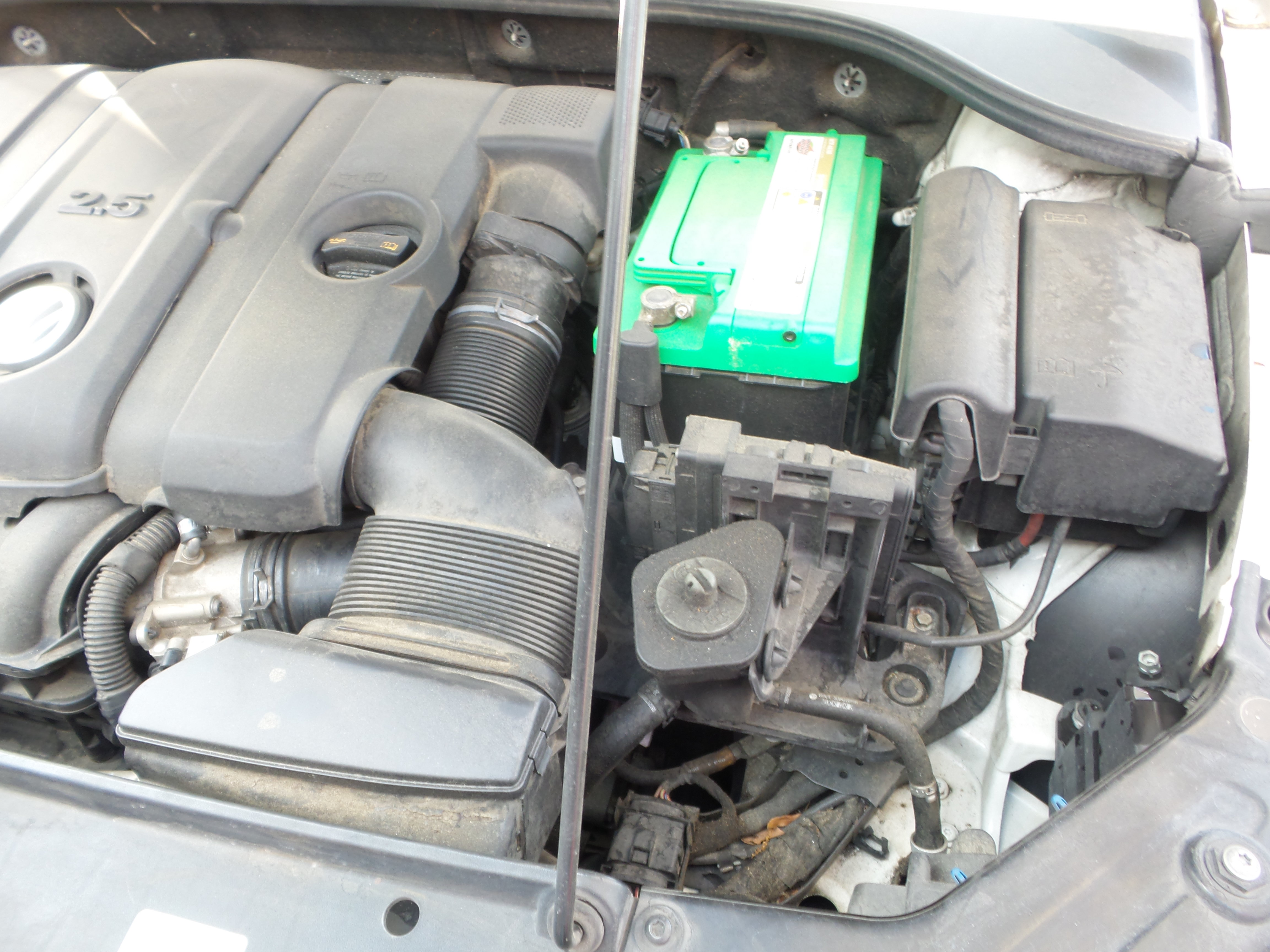 Used 2012 Volkswagen Passat 2.5 SE FWD image 24