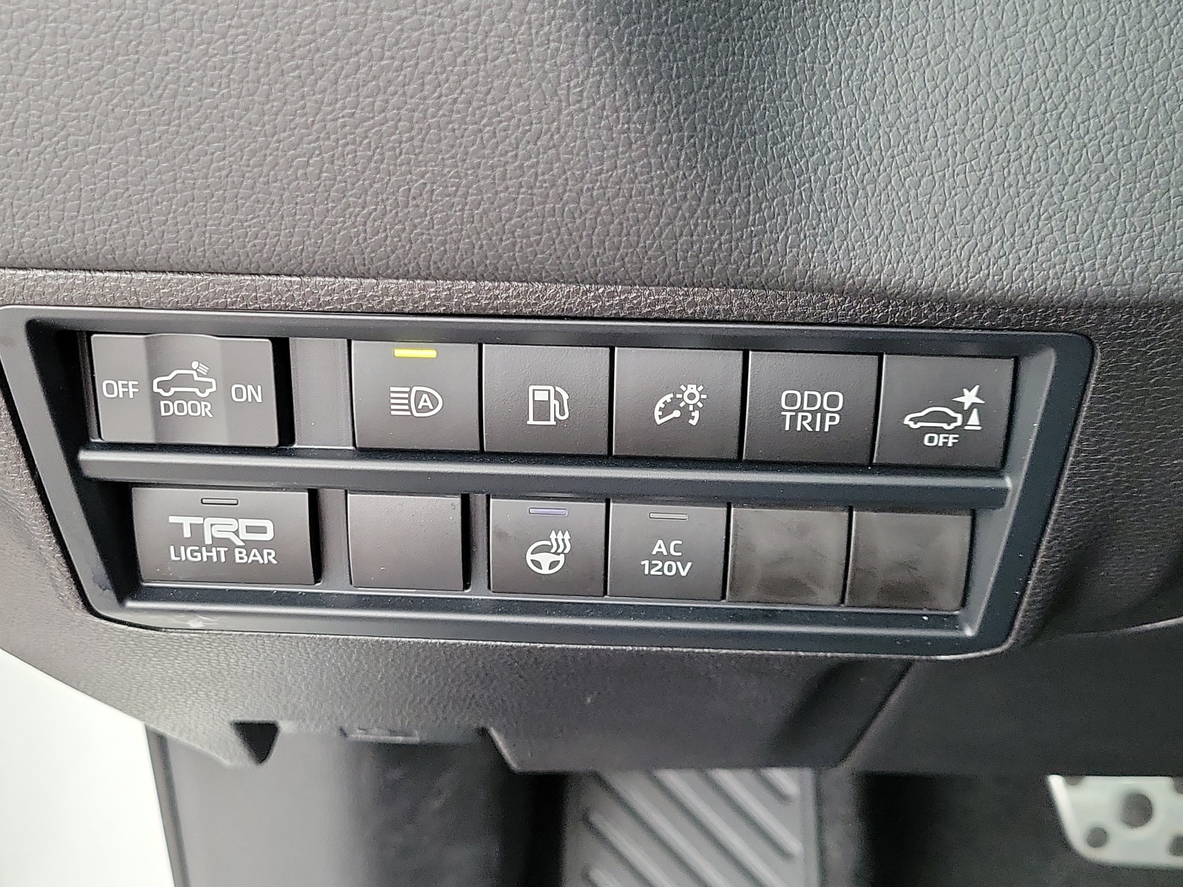 Used 2025 Toyota Tundra TRD Pro AWD/4WD image 18