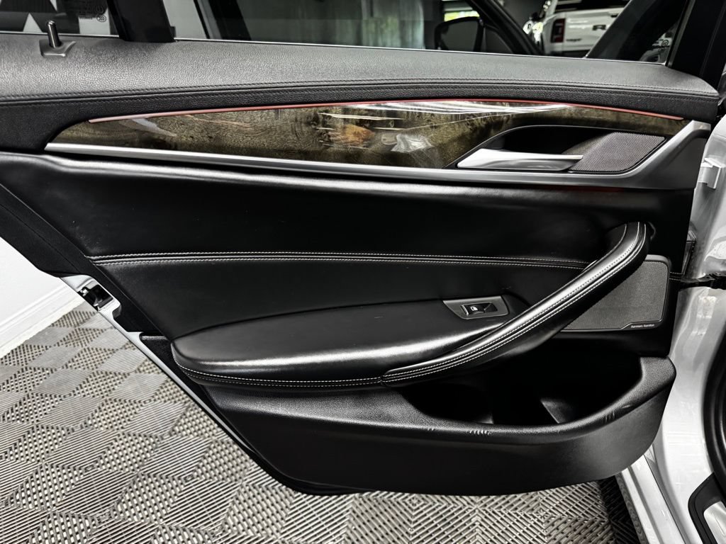 Used 2018 BMW 540i xDrive AWD/4WD image 46