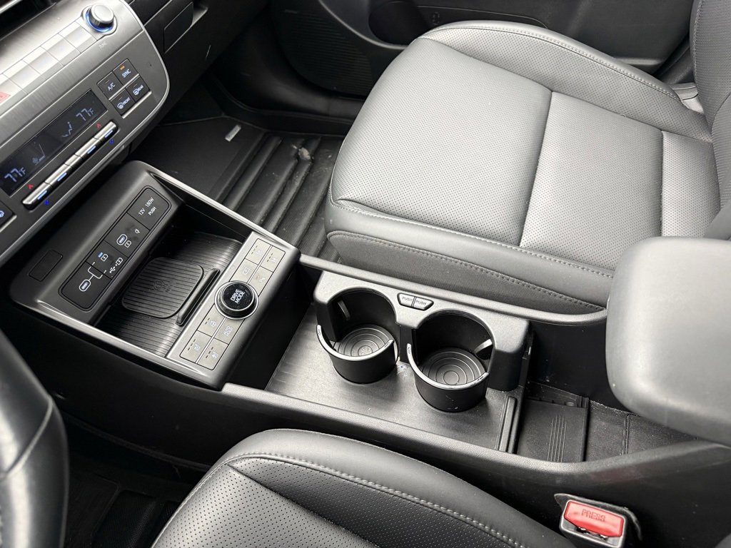 Used 2025 Hyundai Kona Limited image 37