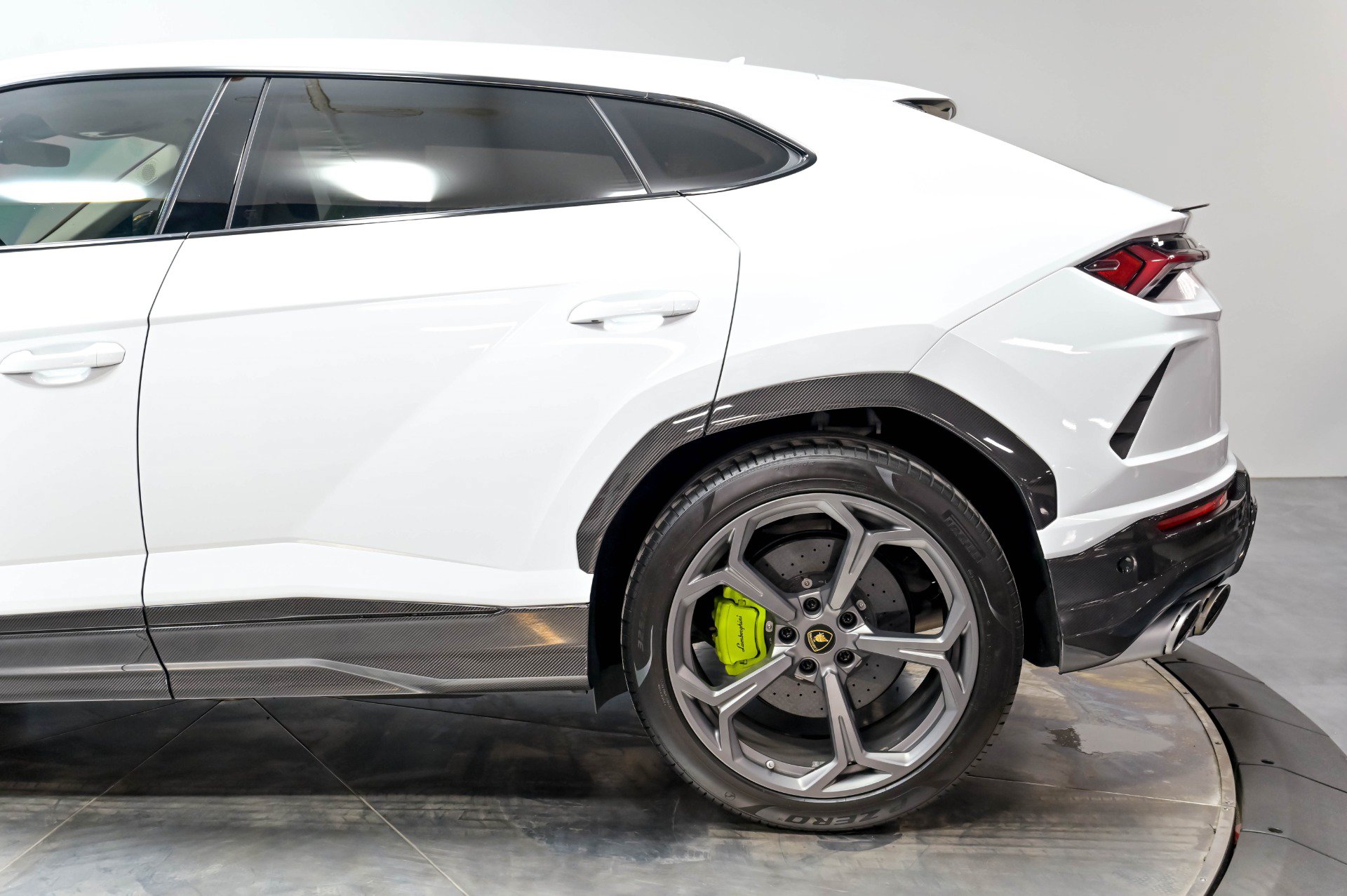 Used 2020 Lamborghini Urus AWD/4WD image 49
