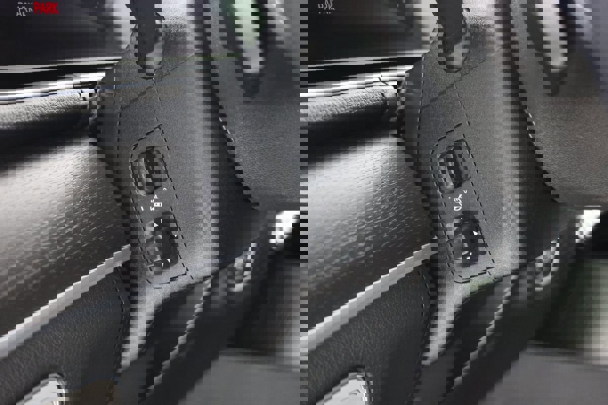 Used 2023 Mercedes-Benz GLS 580 4MATIC image 34