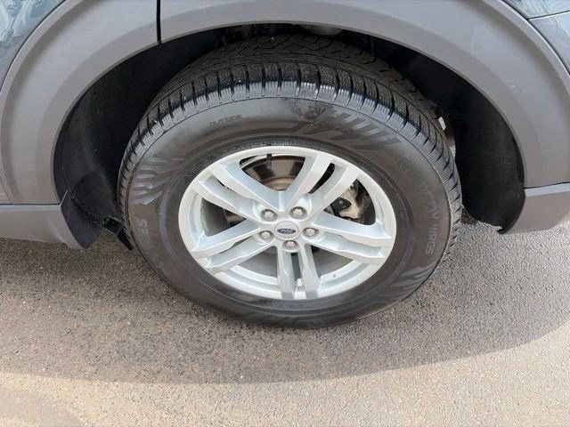 Used 2022 Ford Explorer XLT w/ Equipment Group 202A AWD/4WD image 47