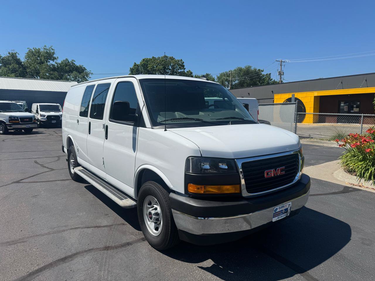 Used 2025 GMC Savana 2500 w/ Driver Convenience Package RWD image 3