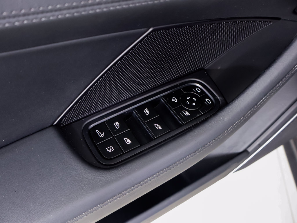 Certified 2023 Porsche Panamera 4S AWD/4WD image 26