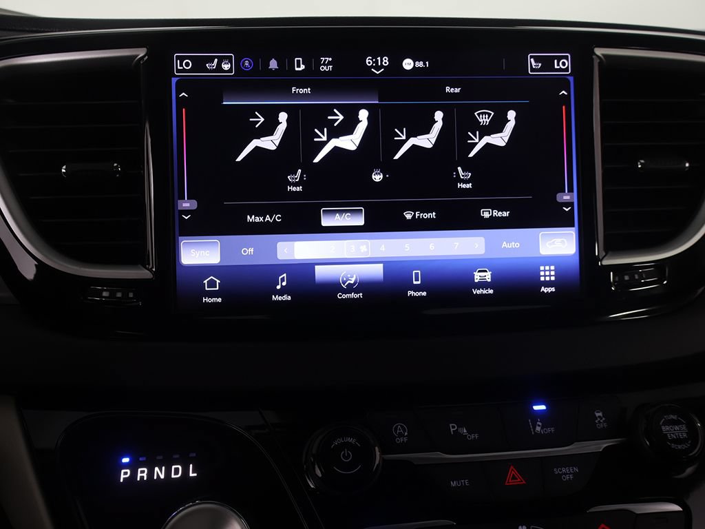 Used 2024 Chrysler Pacifica Touring-L FWD image 46