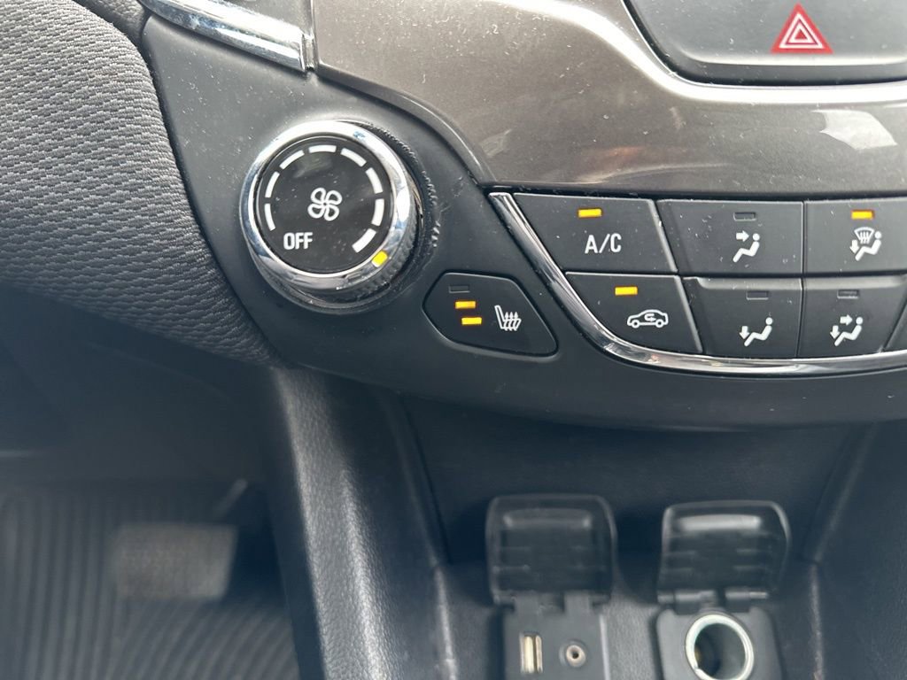 Used 2018 Chevrolet Cruze LT w/ Convenience Package image 5