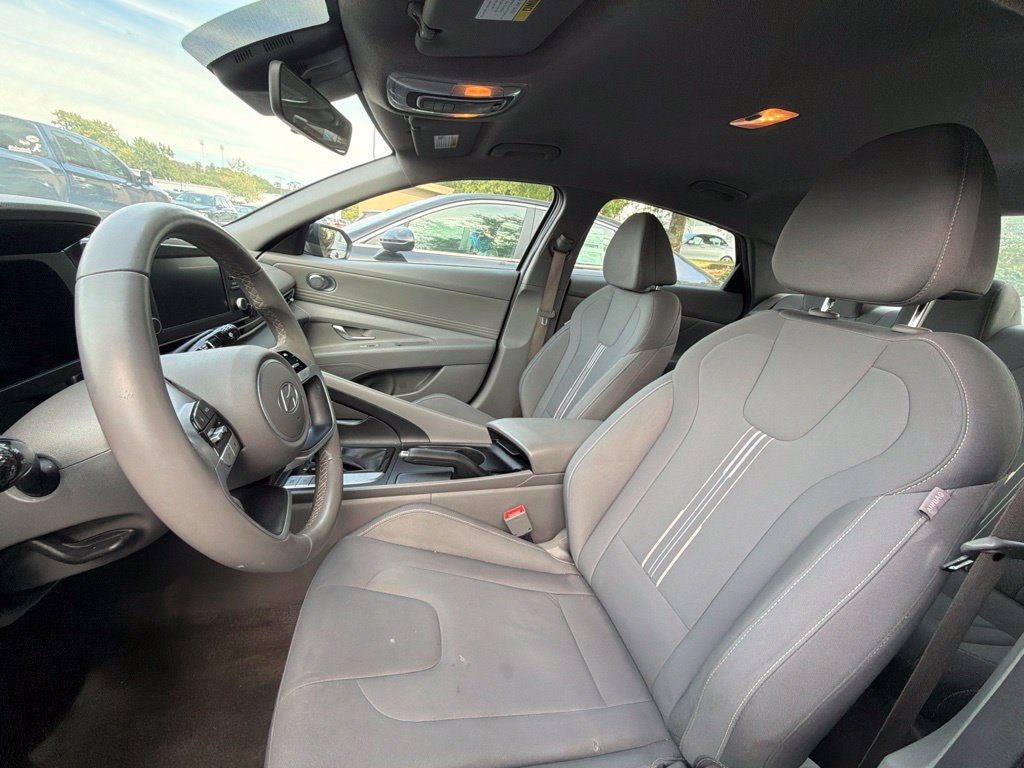 Certified 2025 Hyundai Elantra Sport FWD image 23
