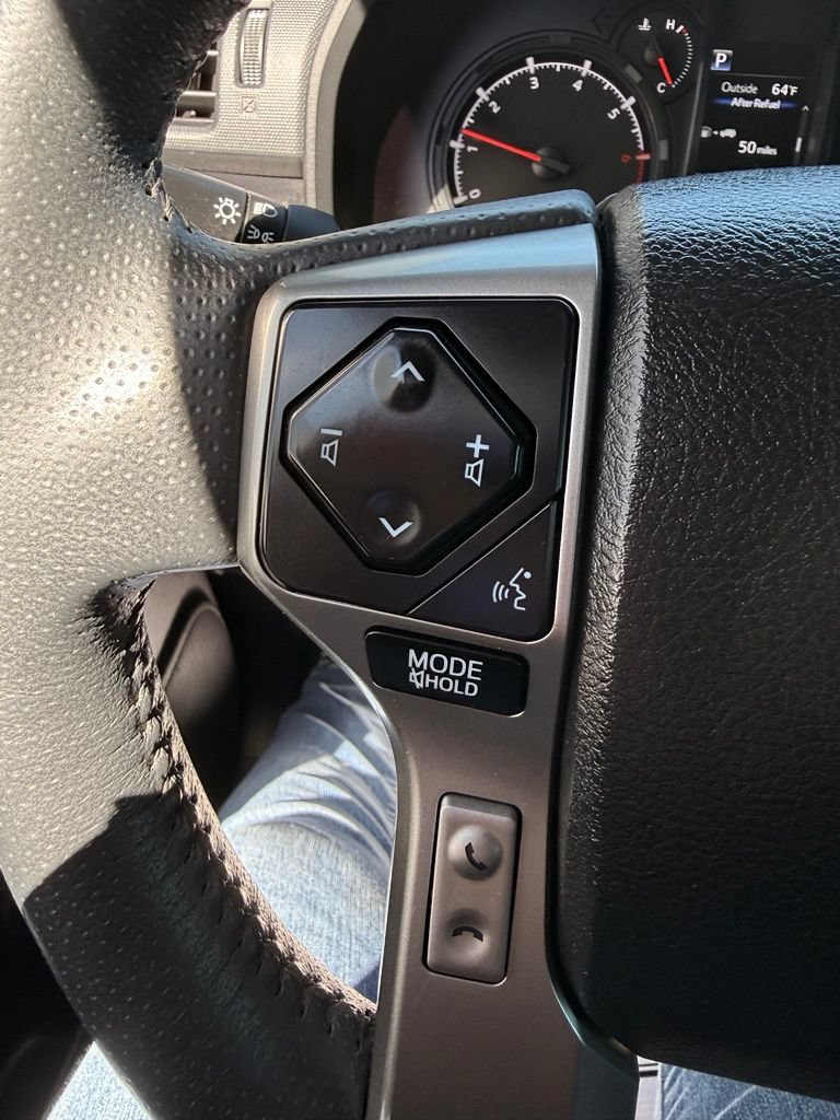 Used 2022 Toyota 4Runner SR5 Premium w/ Moonroof Package AWD/4WD image 31