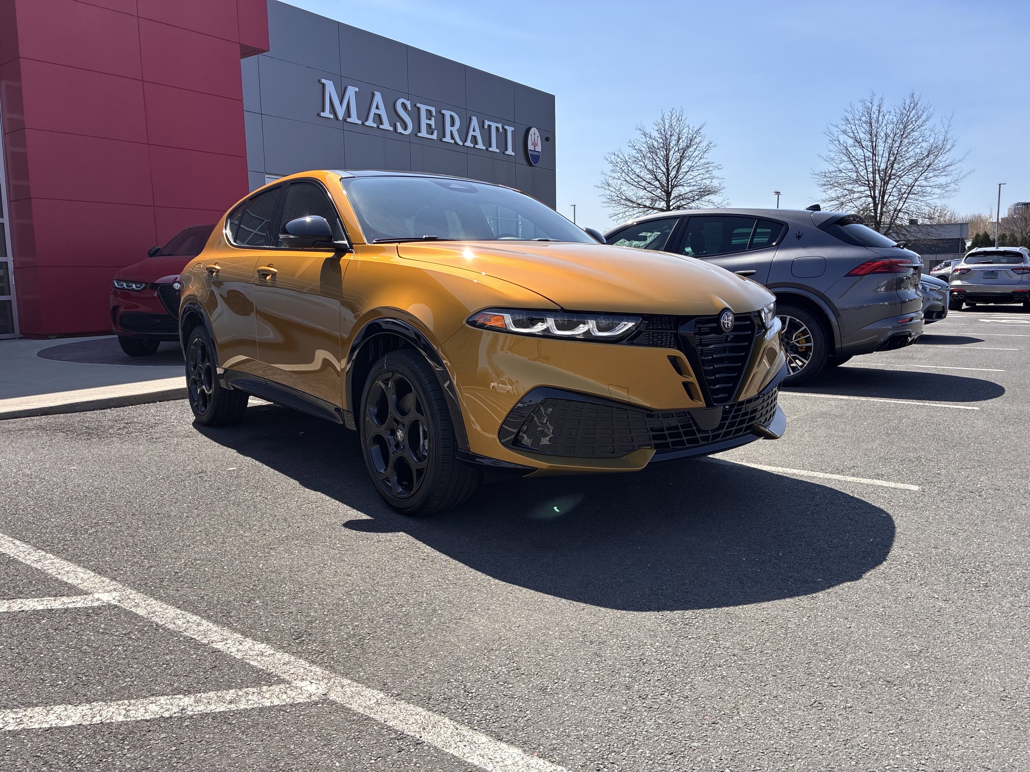 New 2026 Alfa Romeo Tonale Sprint w/ Black Premium Package AWD/4WD image 4