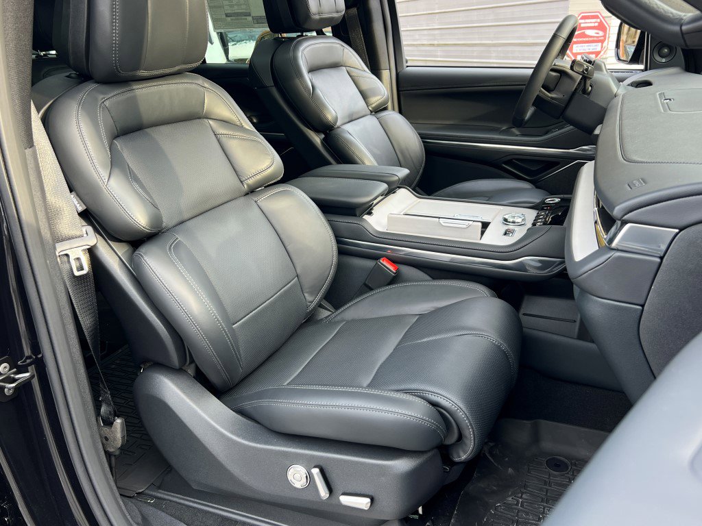New 2025 Lincoln Navigator L Reserve w/ Jet Appearance Package image 7