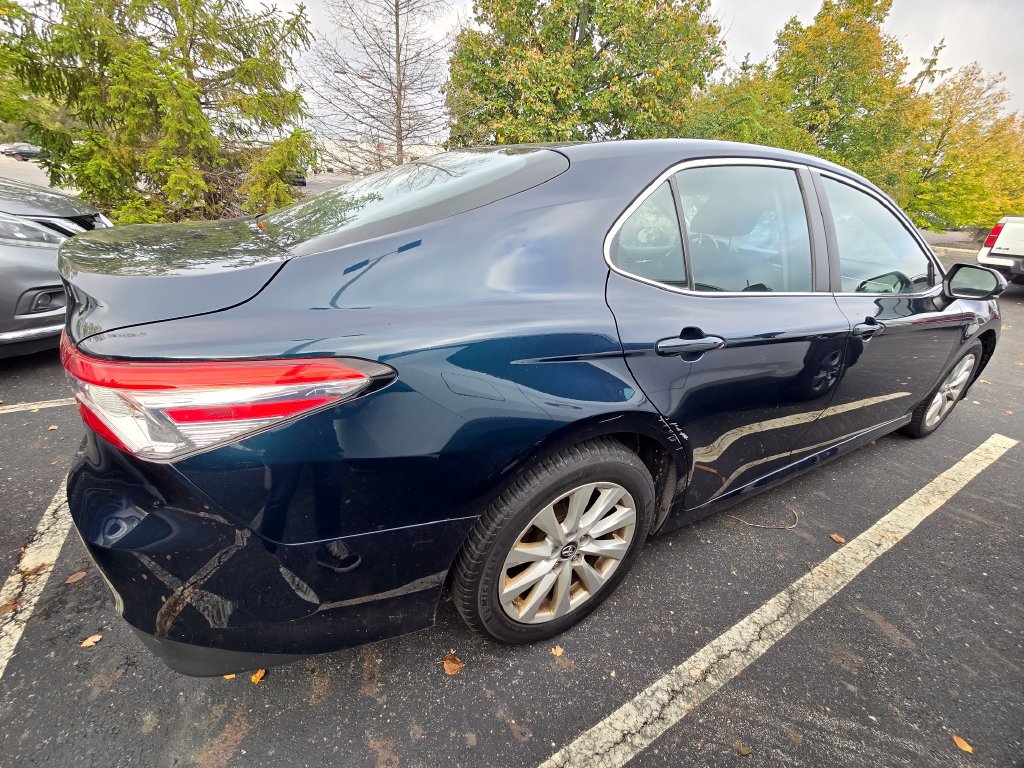 Used 2018 Toyota Camry LE FWD image 8