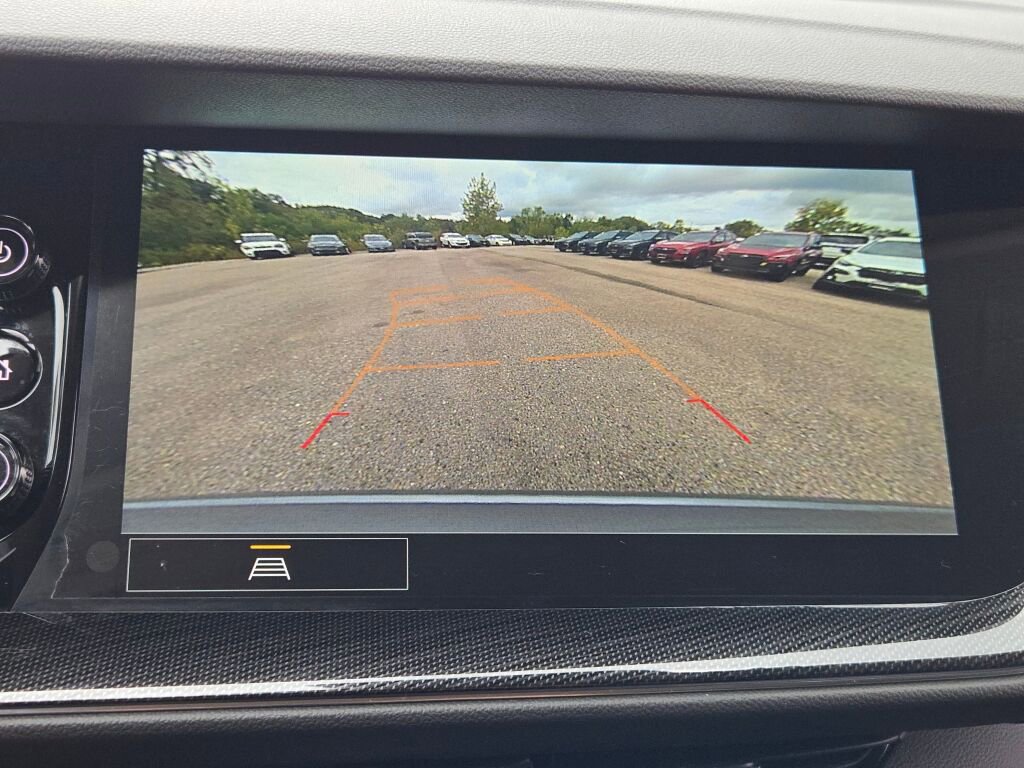 Used 2023 Buick Envision Essence image 26