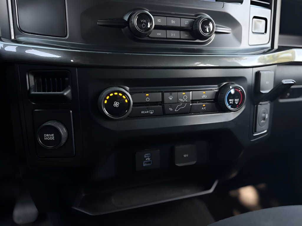 Used 2021 Ford F150 XL w/ STX Appearance Package RWD image 9