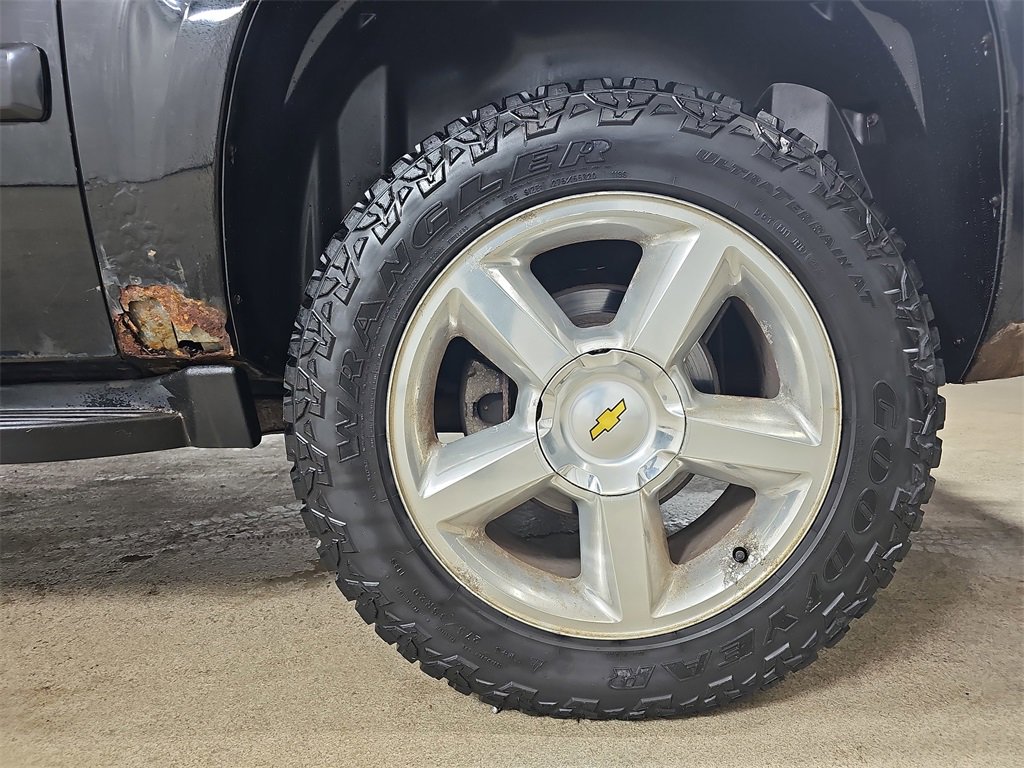 Used 2008 Chevrolet Avalanche LT image 35