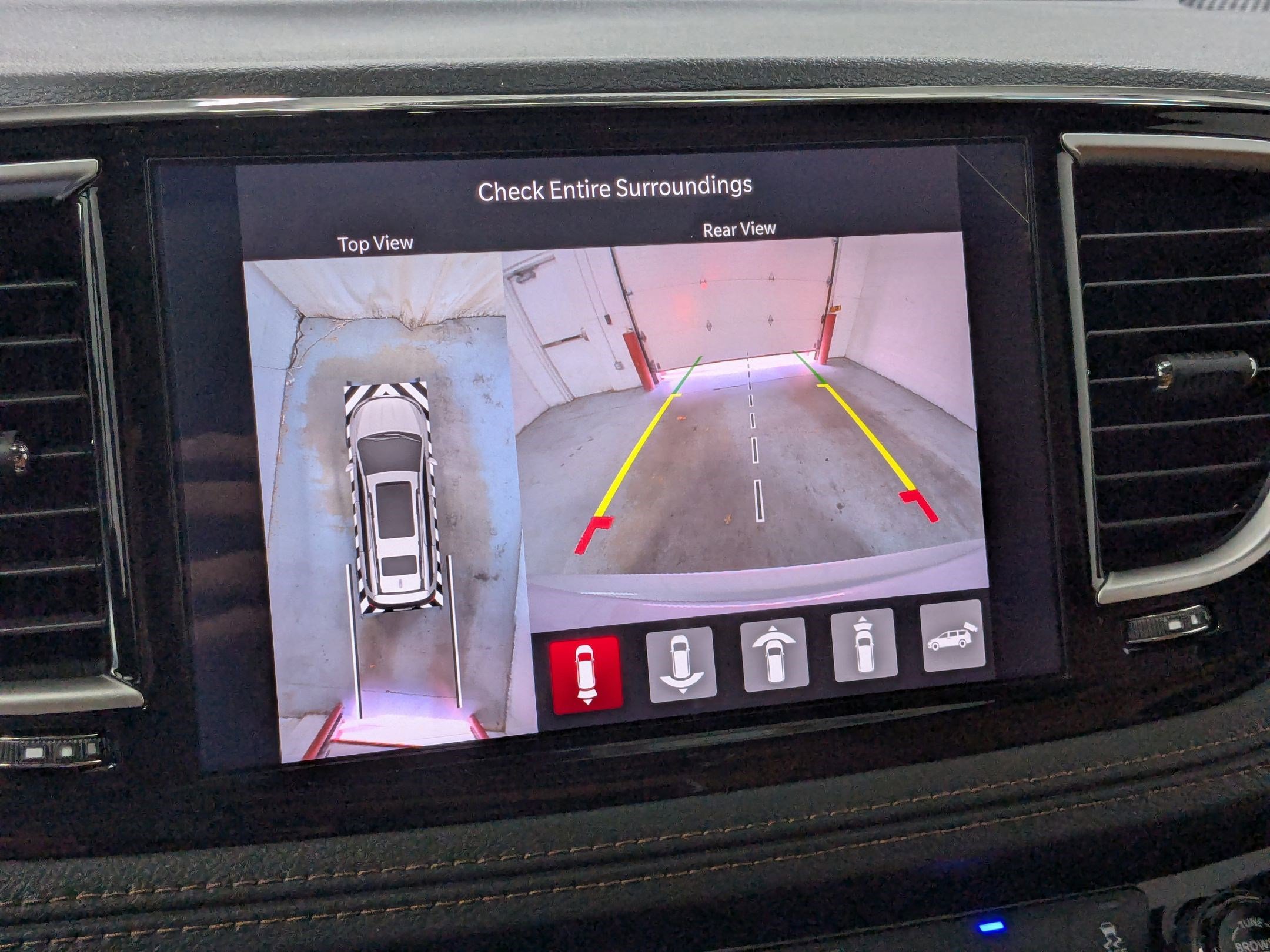 New 2026 Chrysler Pacifica Pinnacle image 13