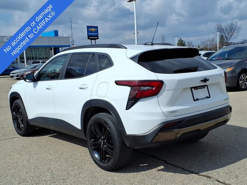 Used 2025 Chevrolet Trax ACTIV w/ Sunroof Package image 8