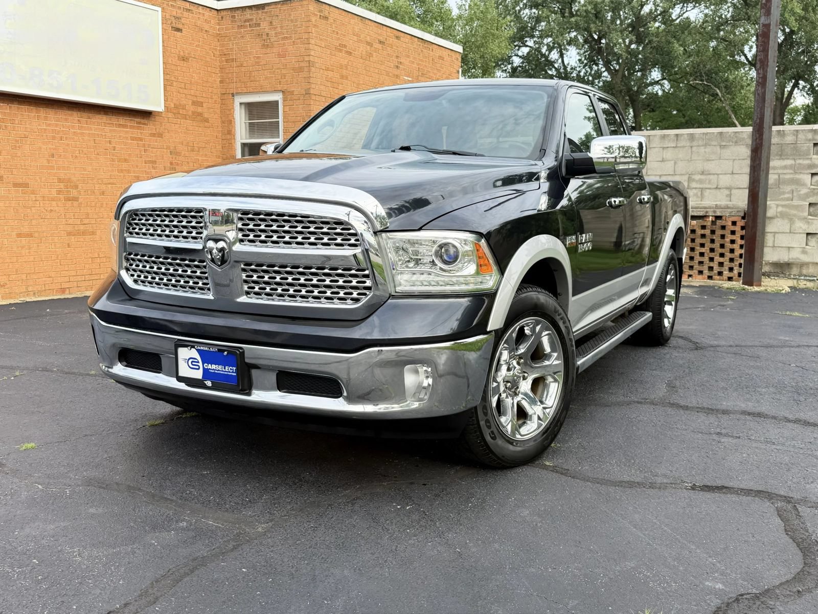 Used 2013 RAM 1500 Laramie AWD/4WD image 2