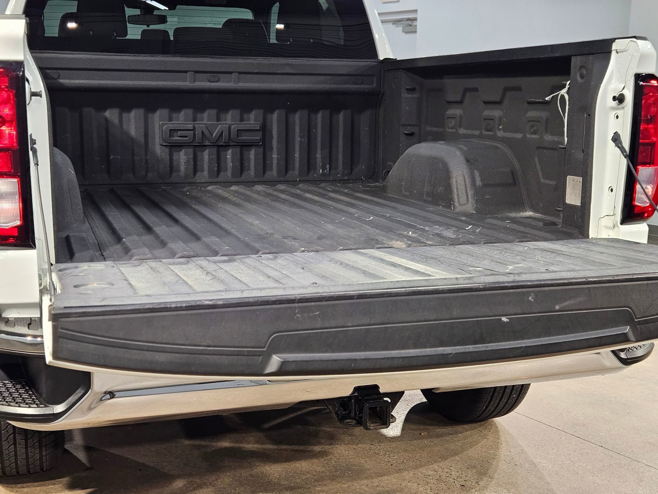 Used 2019 GMC Sierra 1500 SLE w/ SLE Value Package image 18
