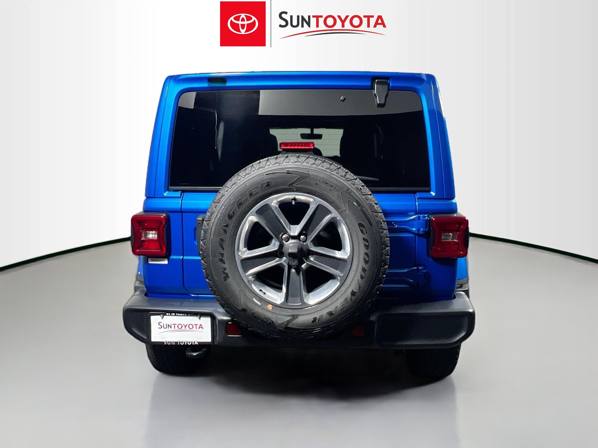 Used 2022 Jeep Wrangler Unlimited Sahara w/ LED Lighting Group AWD/4WD image 5