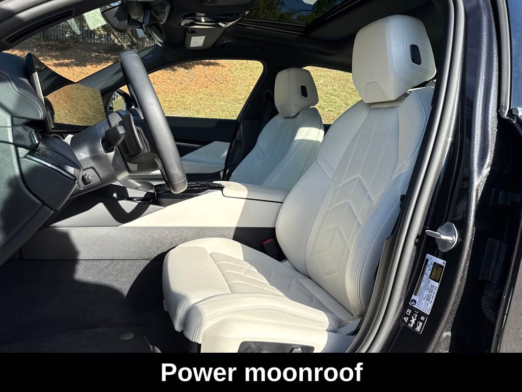 Used 2025 BMW 530i xDrive w/ Premium Package image 12