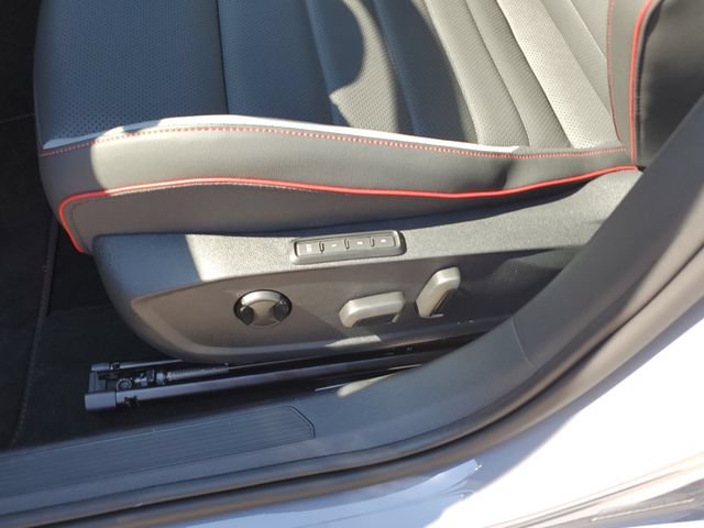 New 2026 Volkswagen GTI SE FWD image 17