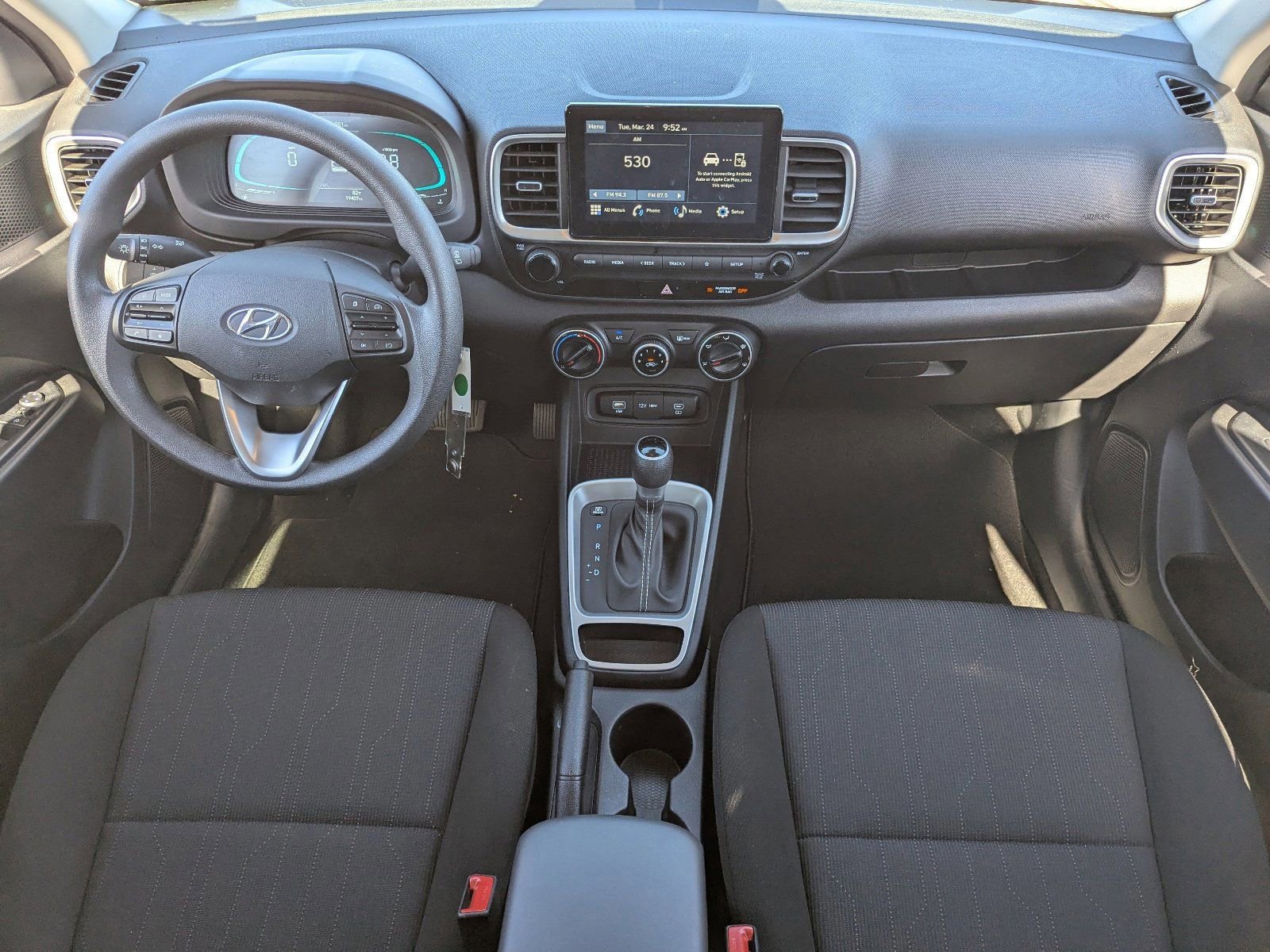 Used 2025 Hyundai Venue SE image 15