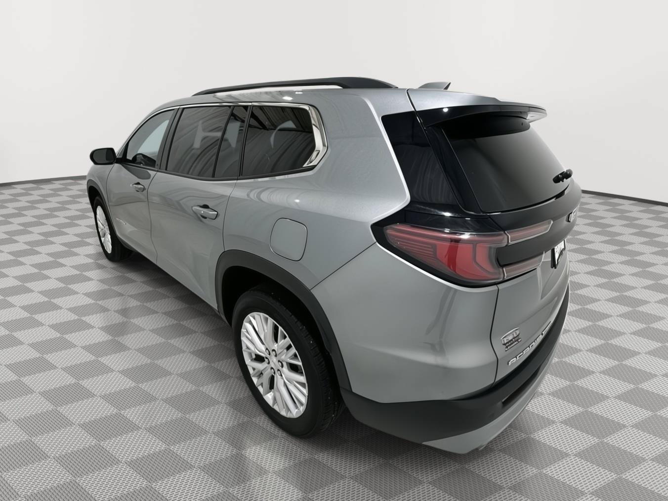 Used 2025 GMC Acadia Elevation w/ Elevation Premium Package AWD/4WD image 3