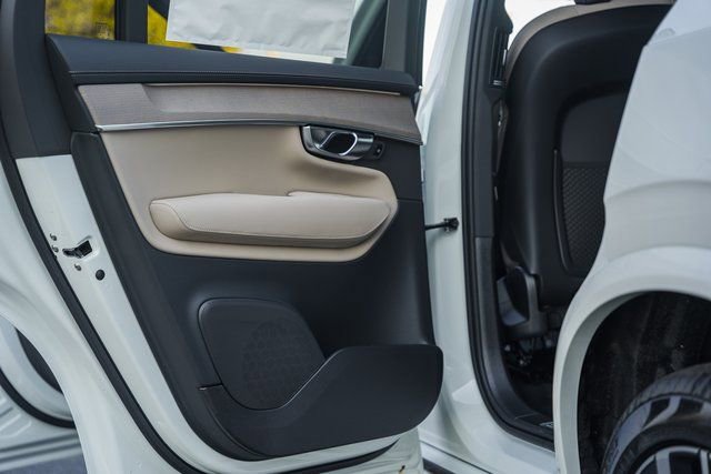 New 2026 Volvo XC90 B6 Plus image 38