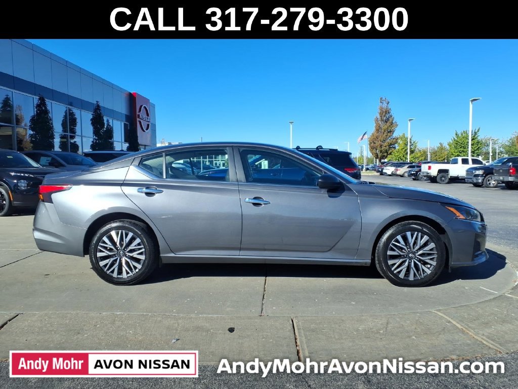 Used 2025 Nissan Altima 2.5 SV AWD/4WD image 8