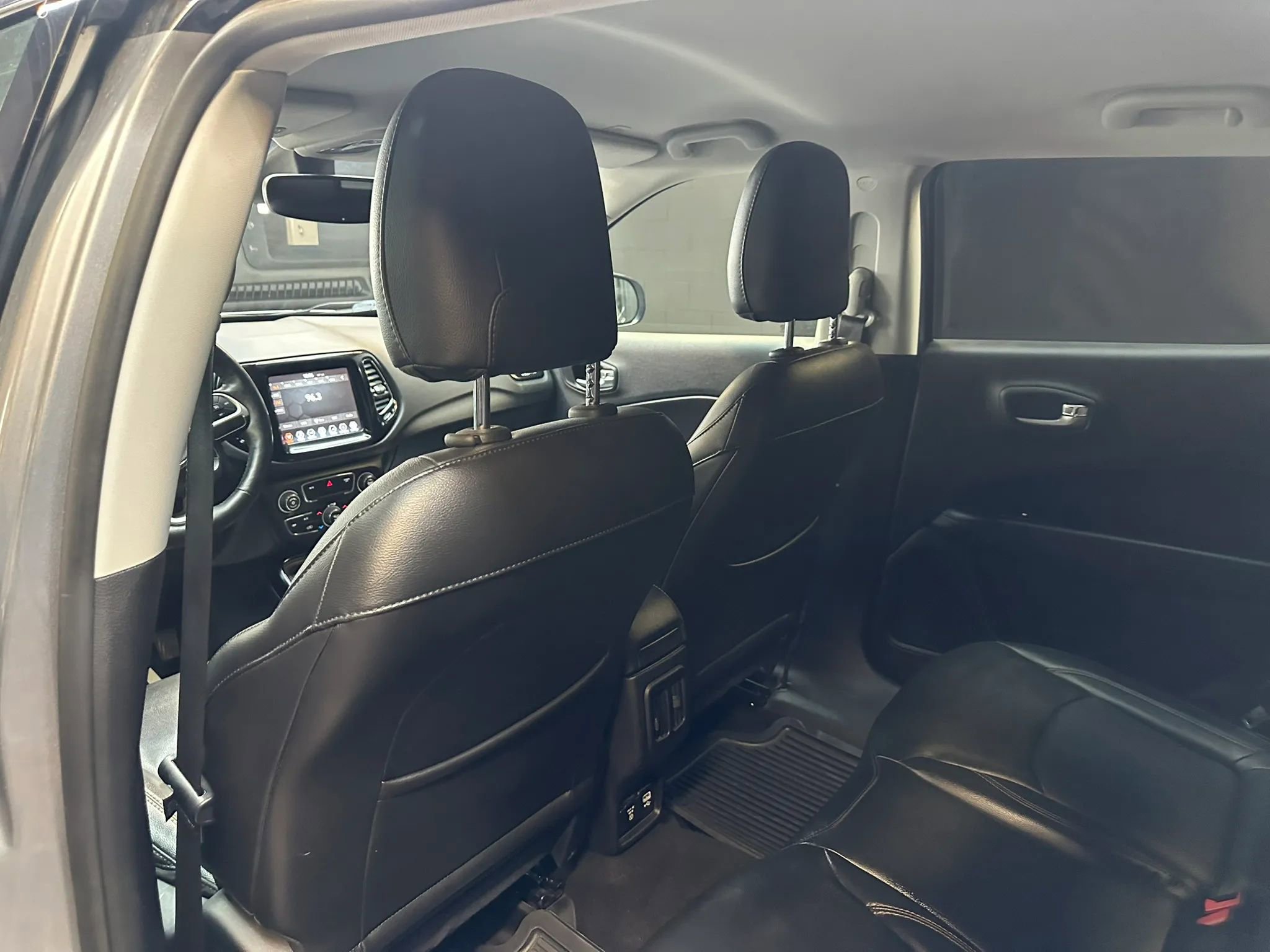 Used 2018 Jeep Compass Limited image 21