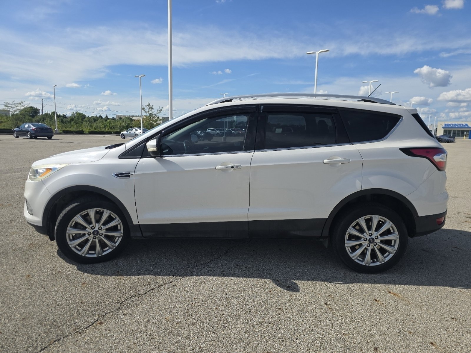 Used 2017 Ford Escape Titanium w/ Canadian Touring Package AWD/4WD image 13