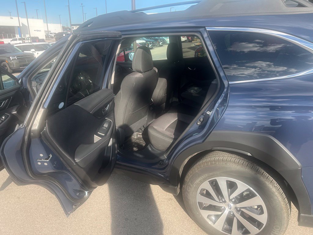 Used 2025 Subaru Outback Premium AWD/4WD image 8